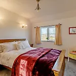 3 Bed In Lee 91008