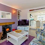 2 Bed Property In Aberaeron 77833