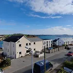 Modern Open Plan House, Sea Views And Hot Tub