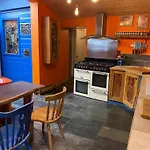 The Blue House - 4 Bedroom Townhouse