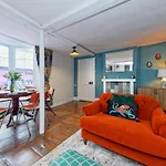 Second Nest Margate Four Bedroom Apartment