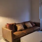 3 Garden One Bed Flat - Great Location - Free Onsite Parking - Private - Comfortable