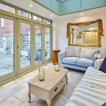 Host & Stay - Harold Villa