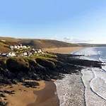 Superb Panoramic Sea Views Sleeps 10 Pet Friendly