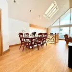 Caledonian House - Newquay