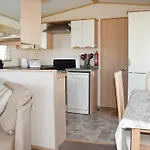Solent Village 13-Uk44072