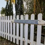 Lampland House