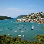 2 Bed In Hope Cove 90025