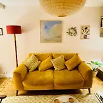 Northdene Cottage - Cosy Old Fisherman'S Cottage Two Mins From Sea - Free Parking - Wood Burning Stove - Roll Top Bath - Dog Friendly