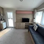 Caravansleeps4-Beachfront-Garden-Patio