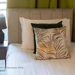 Huge Stylish House For 16 Guests