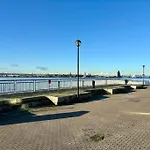 Entire Town House In Liverpool Marina