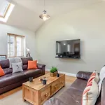 2 Bed In Seahouses 83604