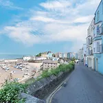 2 Bed In Tenby Fb114