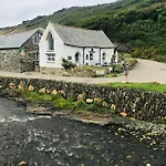 Boscastle Quaint Cornish Fishermans Cottage