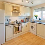 2 Bed In Seahouses Cn135