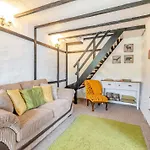 2 Bed In Combe Martin 10007