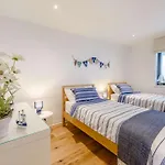 2 Bed In Westward Ho 87094