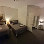 Liverpool City 5 Bed House Sleeps 12