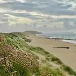 El Nido - Cosy Cabin In Southbourne, 5 Mins From Beach