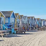El Nido - Cosy Cabin In Southbourne, 5 Mins From Beach