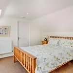 1 Bed In Cowes Ic084