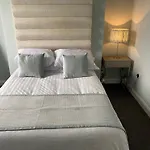 City Centre 3 Bdr Townhouse By Belfast City Breaks