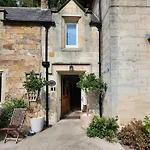 Mulgrave Country Cottage