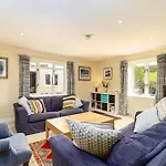 Poachers Lodge At Tapnell Farm