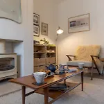 17 St Edmunds Road