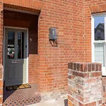 9 Salisbury Road
