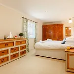 3 Bed In Pwllheli 89023