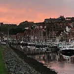 Elysium Holiday Lets - Elysium House, Gorgeous Victorian Townhouse In Central Whitby