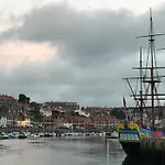 Elysium Holiday Lets - Elysium House, Gorgeous Victorian Townhouse In Central Whitby
