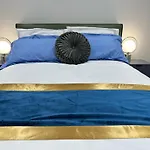 Aqua Dream Luxury Apartment-Coyles Place At Portland 88