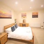 Lfracombe Holiday Apartment Close To Tunnels Beaches
