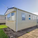 8 Berth Spacious Caravan By The Beach In Norfolk Ref 50059G