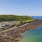 Deluxe Lundy View Villa With Sea Views