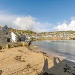Gwylan House