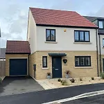 Whitby-Captains House Whitby - 4 Bed Luxury Holiday Home