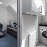 Newly Renovated Apartments In Liverpool - Extended Stay