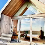 Lushna 10 Classic Suite At Lee Wick Farm Cottages & Glamping