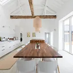Simple Coastal Luxury Near Southwold Sleeps 10