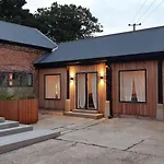 Simple Coastal Luxury Near Southwold Sleeps 10