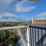 West Hill Retreat Seaview Balcony Chic Loft Studio & Free Parking