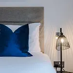 Host & Stay - The Waterfront Hideaway