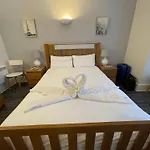 Bournemouth Hot Tub & Sauna Holiday Let