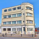 Milton Mews - Spacious And Modern 3 Bedroom Apartment In Portsmouth