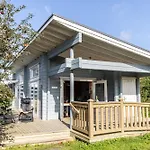 Broadpath, Great Field Lodges