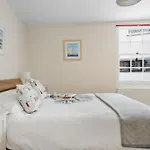 3 Bell Court - Large Apartment Close To Historic Market And Quay